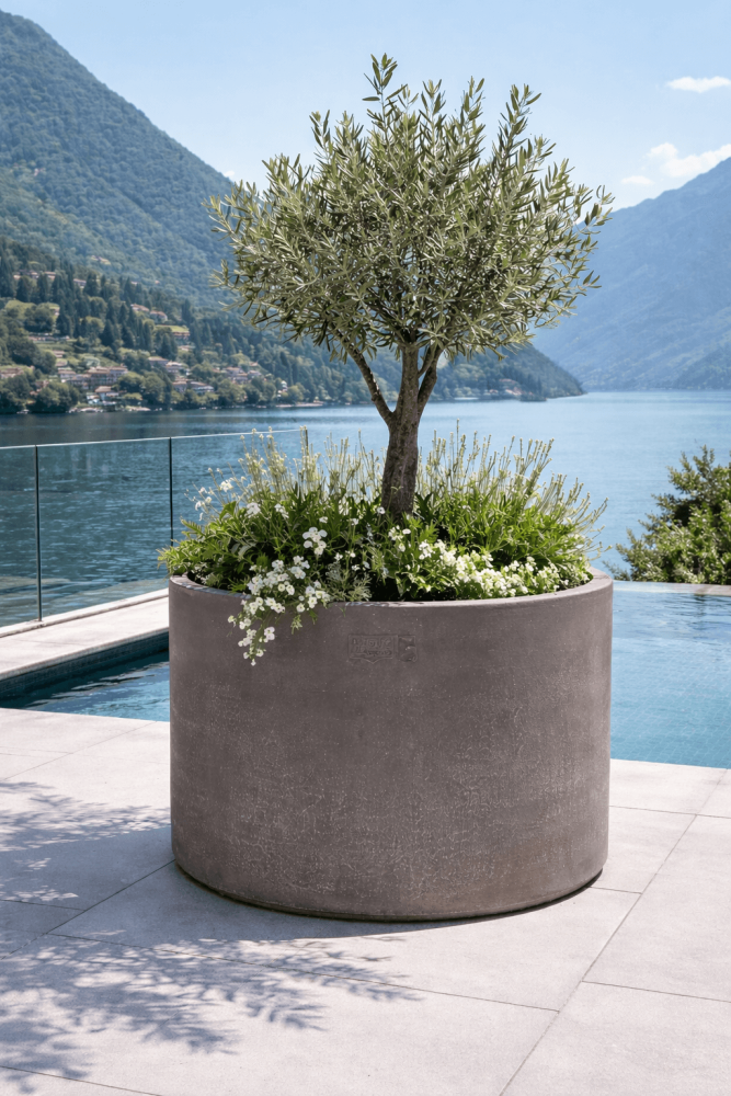 Cilindro Poggi Ugo – pot cylindrique moderne en terre cuite d’Impruneta, design intemporel et qualité artisanale